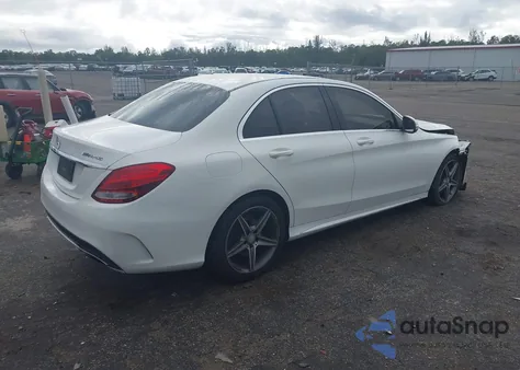 2015 Mercedes-Benz C 300 Sport из США, поврежденный, VIN 55SWF4JB0FU046159